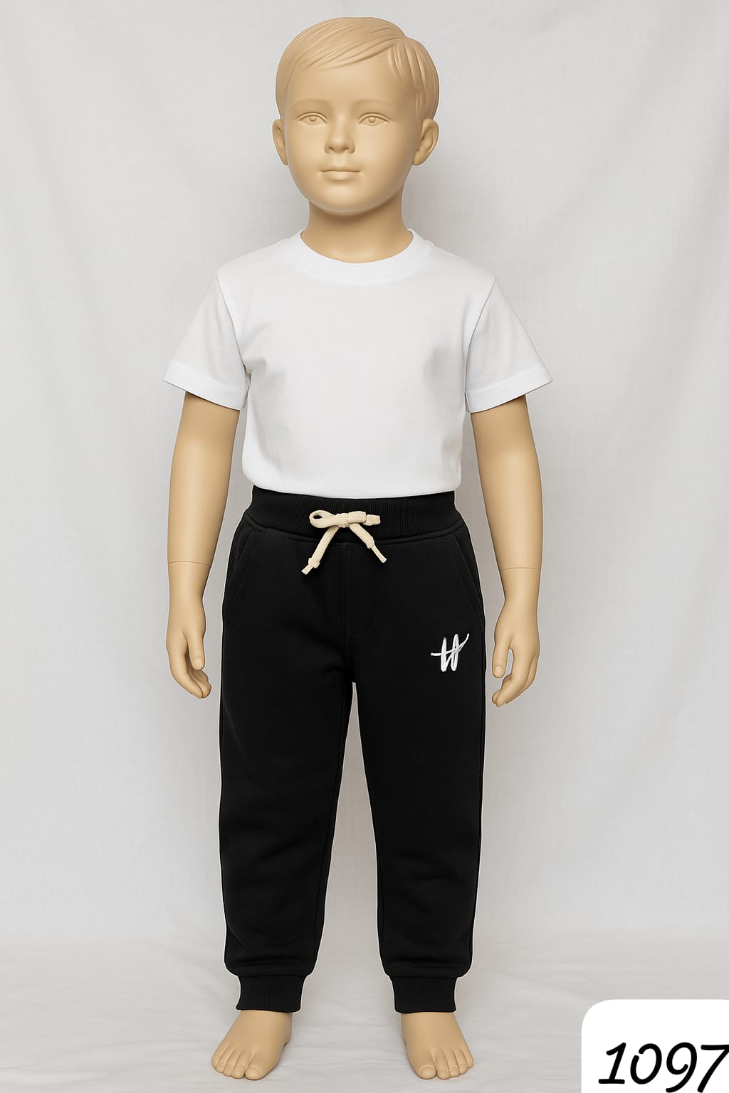 Style: Kids’ jogger pants (approx. size for 8 years).